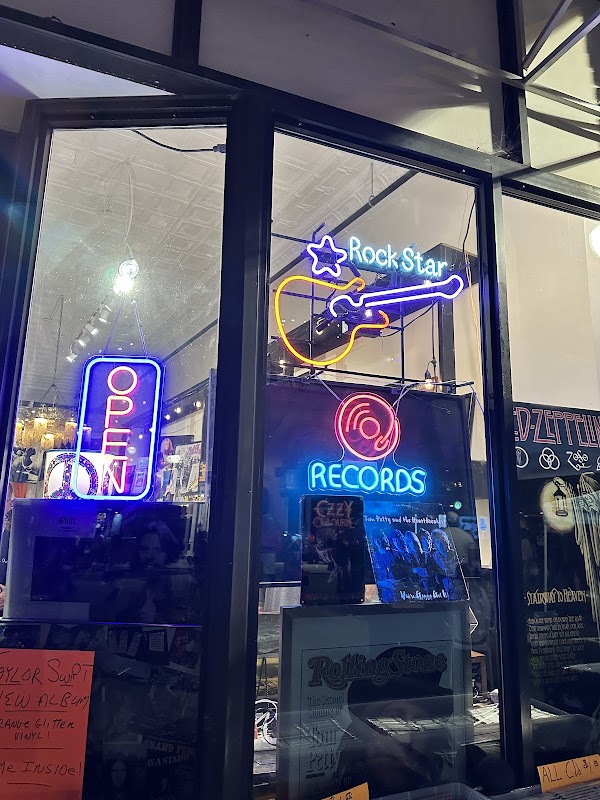 Rock Star Records and CDs storefront