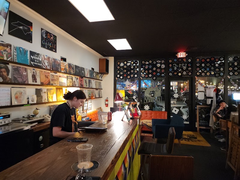 Hunky Dory - Photo 2