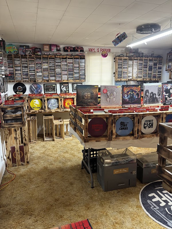 J & B Vinyl & Records - Photo 2