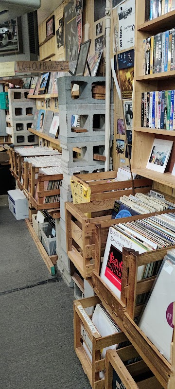 Papa Jazz Record Shoppe - Photo 3