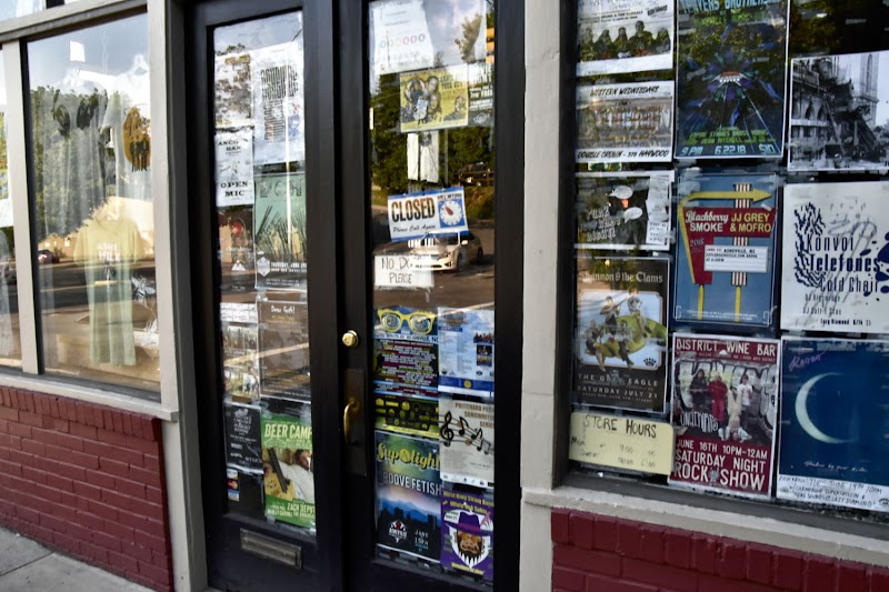 Voltage Records - Photo 4