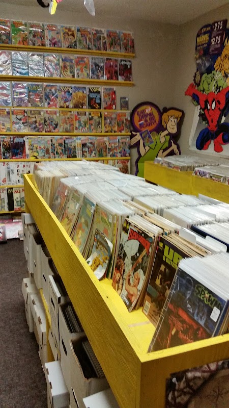 Comics and Records Shop - Photo 4