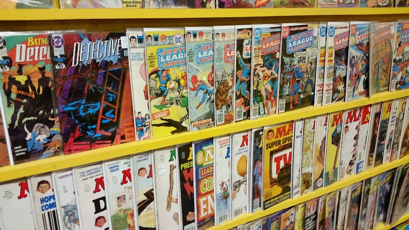 Comics and Records Shop - Photo 5