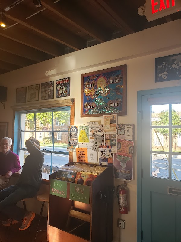 Volume Records & Beer - Photo 4