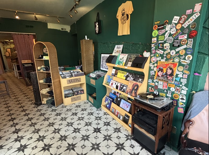 Papertown Records - Photo 2