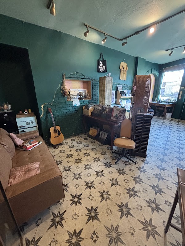 Papertown Records - Photo 3