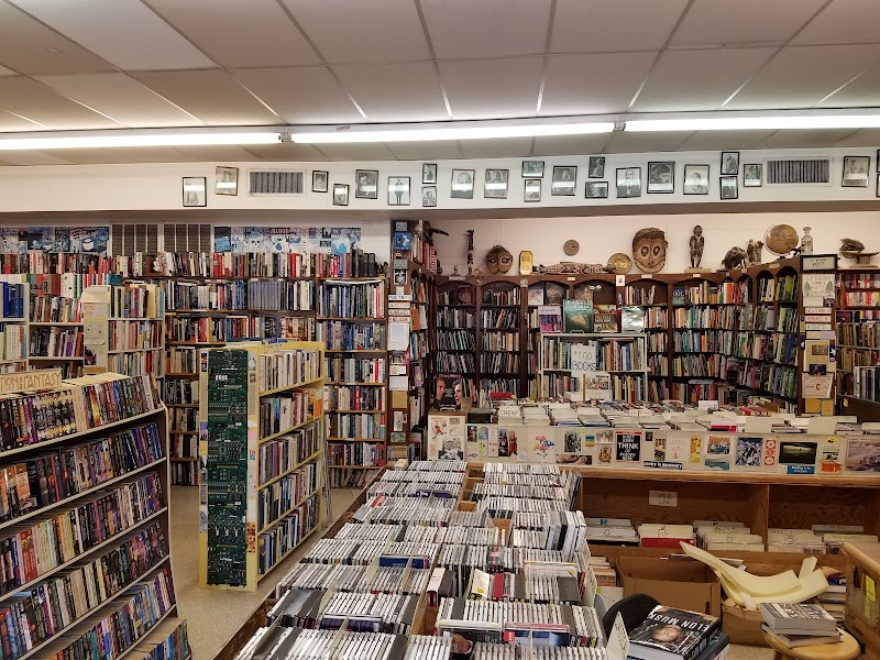 Reader's Corner Inc - Photo 2