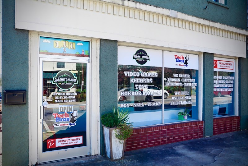 Summit Gaming & Collectibles - Retro Games, Records & Toys storefront