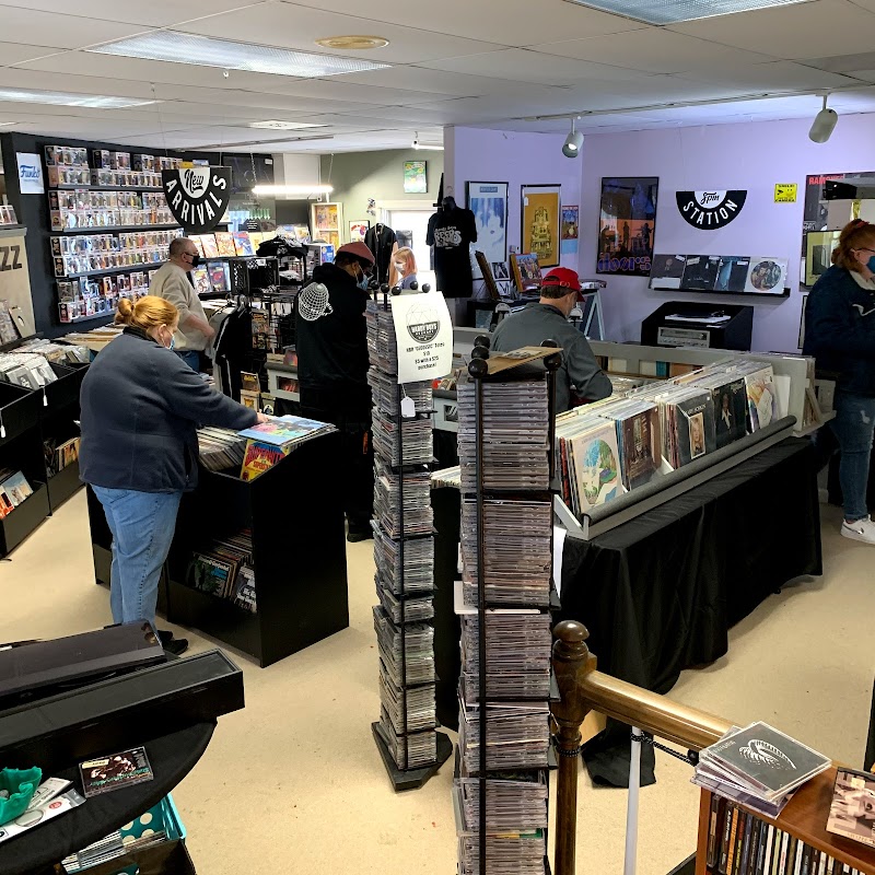 Hardy Boys Records and Comics - Photo 3