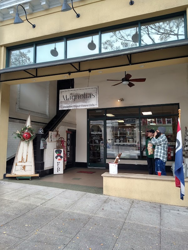 Magnolias Home & Maker's Market storefront