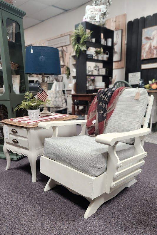 Magnolias Home & Maker's Market - Photo 5