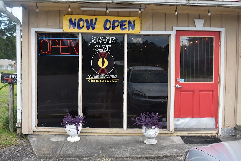 Black Cat Vinyl Records storefront
