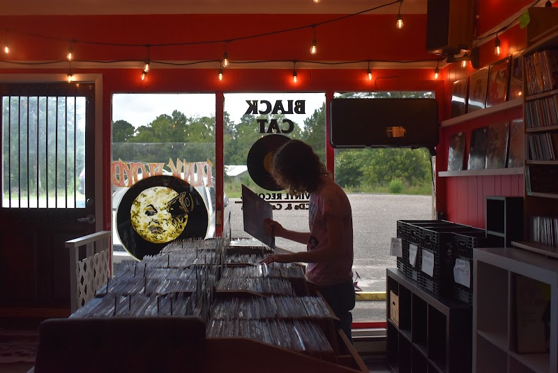Black Cat Vinyl Records - Photo 3