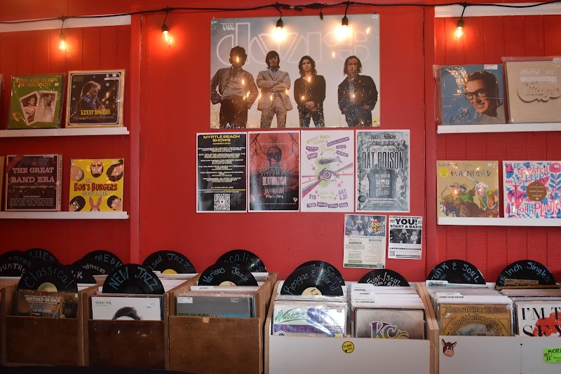 Black Cat Vinyl Records - Photo 4