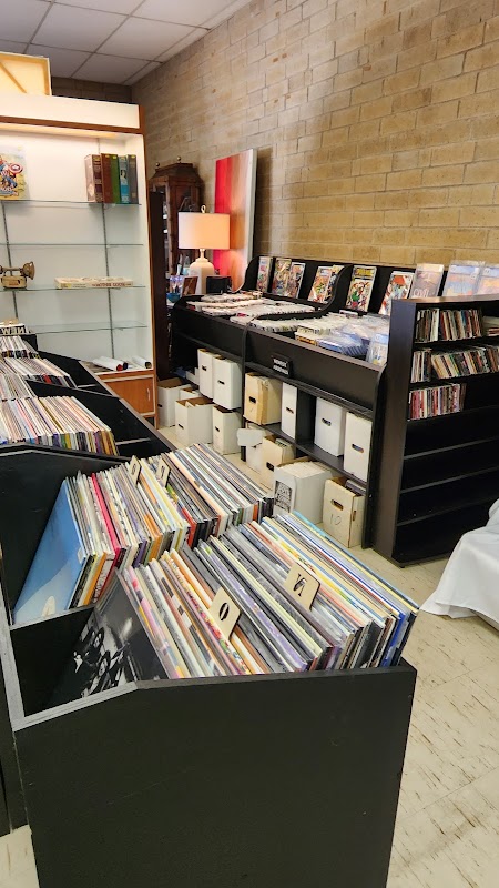 Hardy Boys Records and Comics 2 - Photo 2