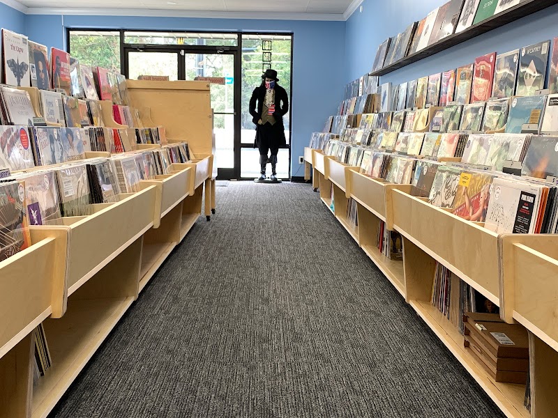 Record Bar - Photo 5