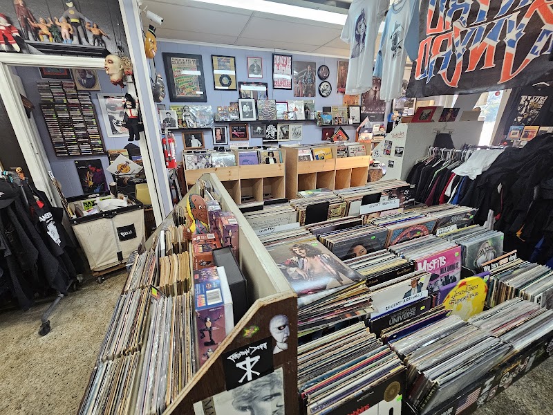 Spooky's Records and Collectibles - Photo 2