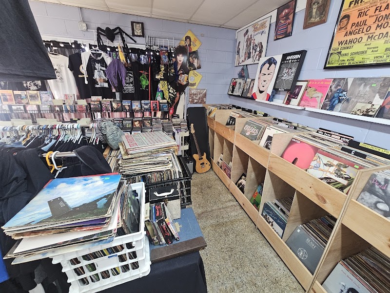 Spooky's Records and Collectibles - Photo 3
