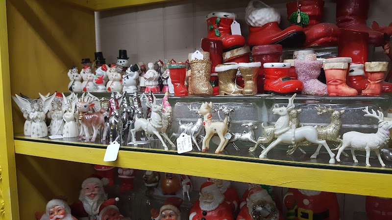 Elkin Antiques & Collectibles Mall - Photo 2