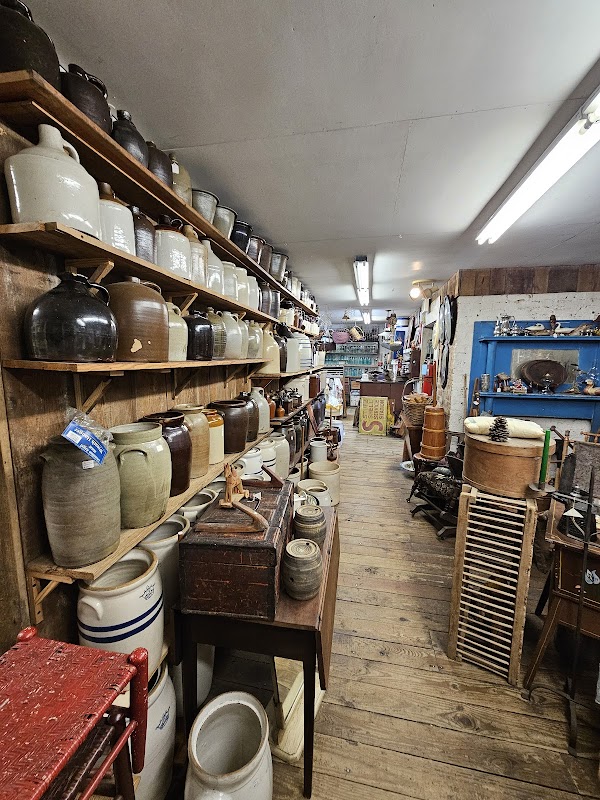 Elkin Antiques & Collectibles Mall - Photo 4