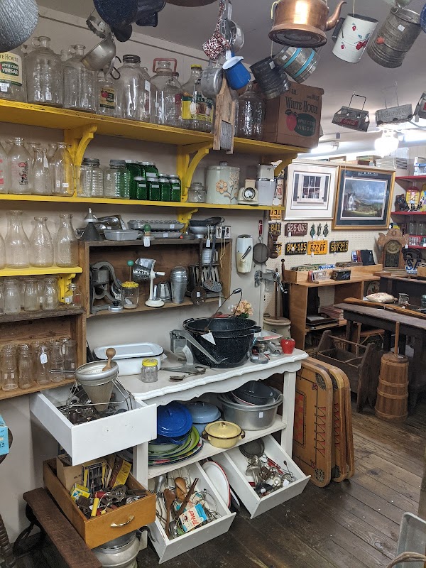 Elkin Antiques & Collectibles Mall - Photo 5