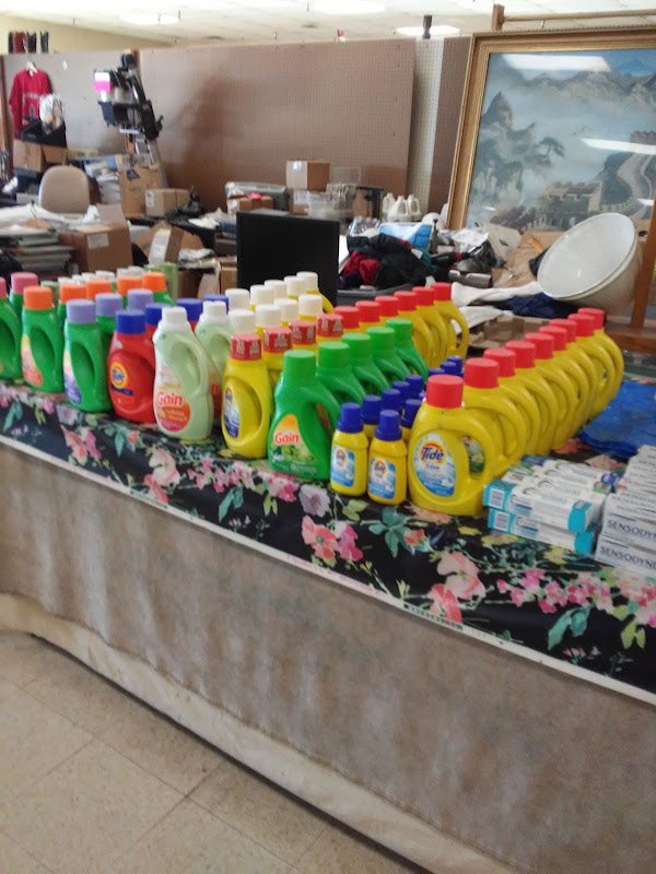 Blue Octopus Antiques & Artisans - Photo 4