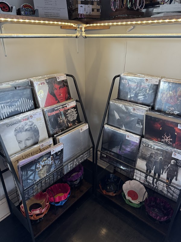 Fuq’n Vinyl - Photo 2