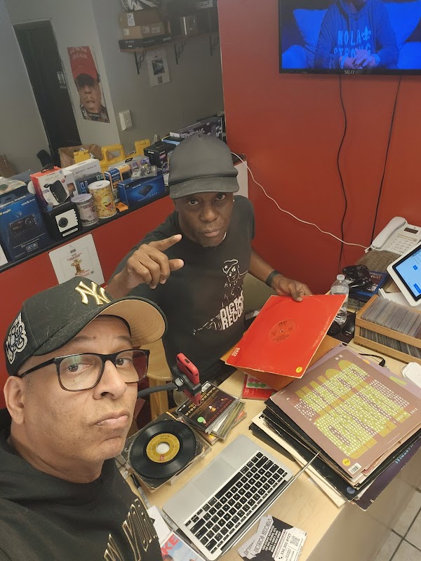 Dictator Records - Photo 4