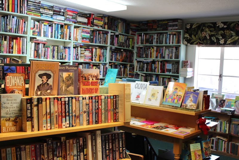 Circle City Books & Music - Photo 4