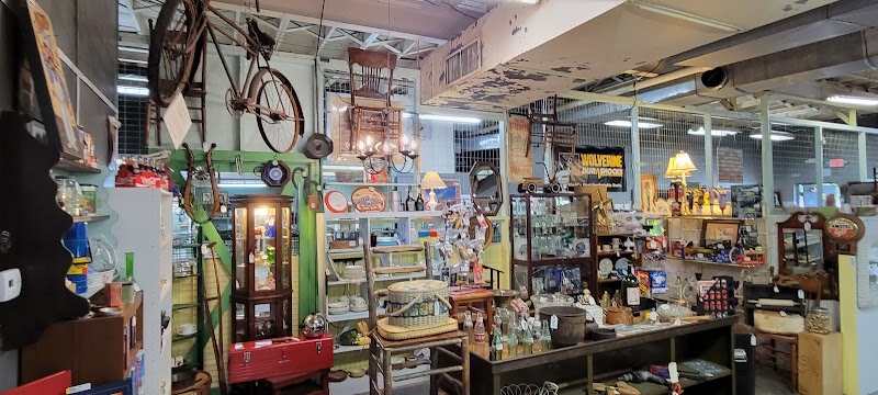 White Owl Antique Mall - Photo 5