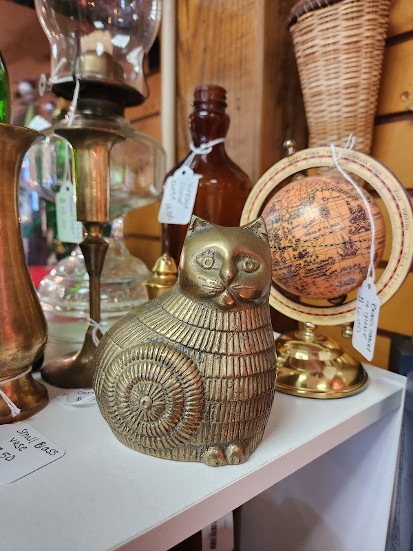 NC Vintage Thrift - Photo 4