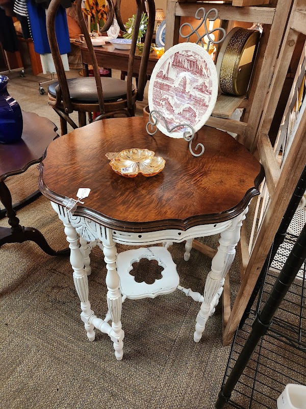 NC Vintage Thrift - Photo 5