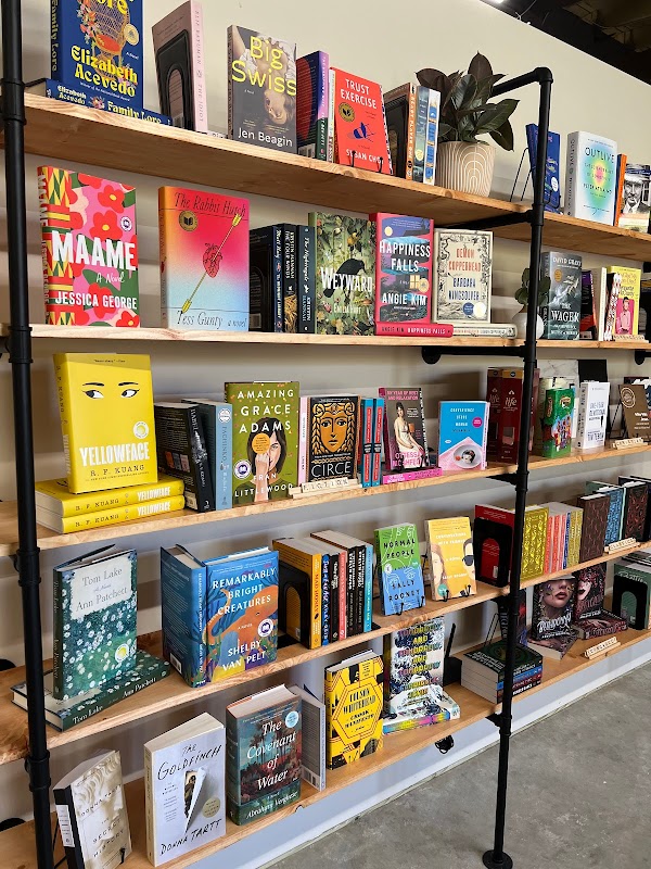 Narrative Bookstore - Photo 5