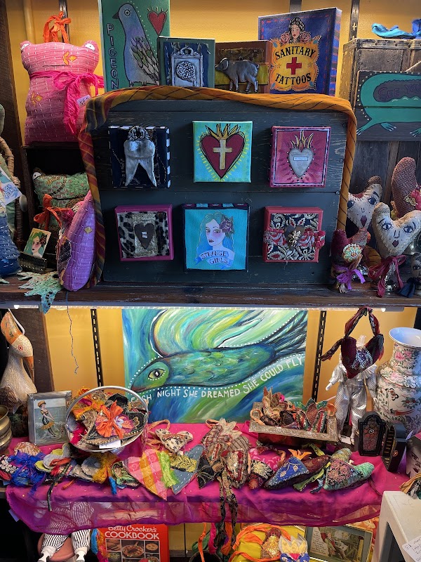 Finders & Seekers Emporium - Photo 2