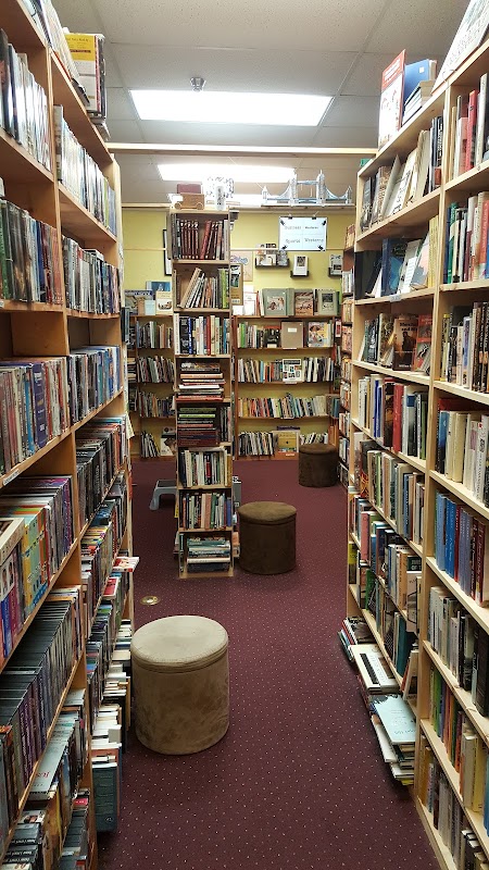 Pauper's Book & More - Photo 3