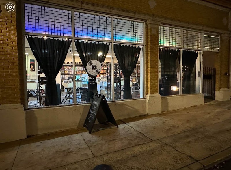 JG’s Vinyl and More! storefront