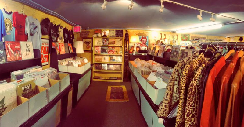 Low - Vintage Clothing, Records & Antiques storefront